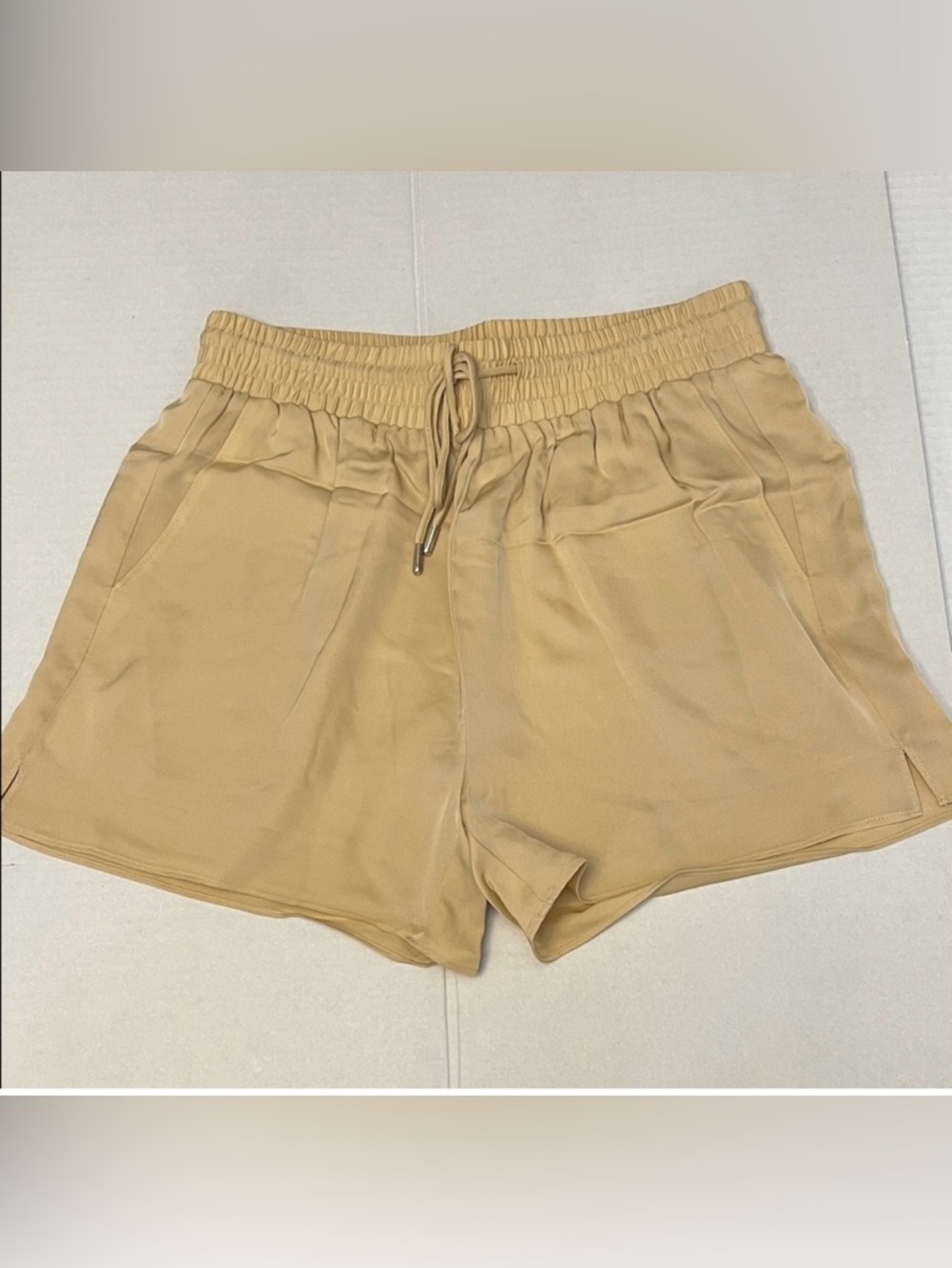 LITA BY CIARA SILK CASUAL SHORTS WARM SAND SIZE MEDIUM